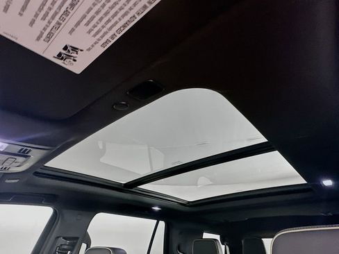 Used 2024 Chevrolet Tahoe Premier image 21