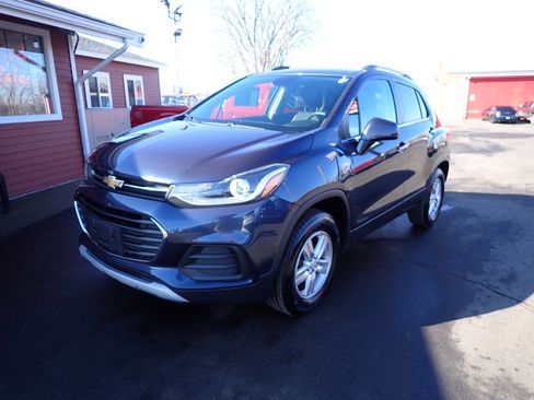 Used 2018 Chevrolet Trax LT w/ Driver Confidence Package image 3