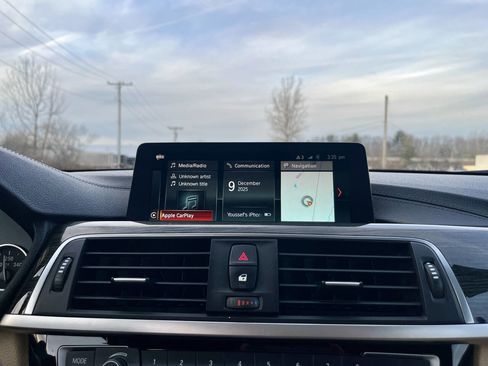 Used 2018 BMW 330i xDrive Sedan w/ Premium Package image 20