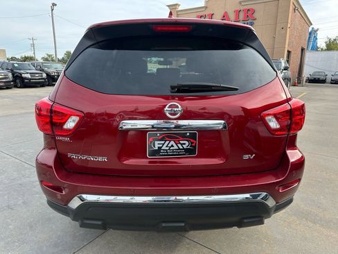 Used 2019 Nissan Pathfinder SV image 6