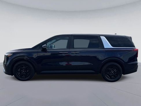 Used 2025 Kia Carnival FWD image 7