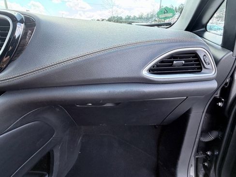 Used 2022 Chrysler Pacifica Pinnacle image 22