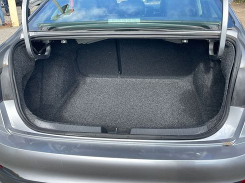 Used 2025 Volkswagen Jetta SE image 30