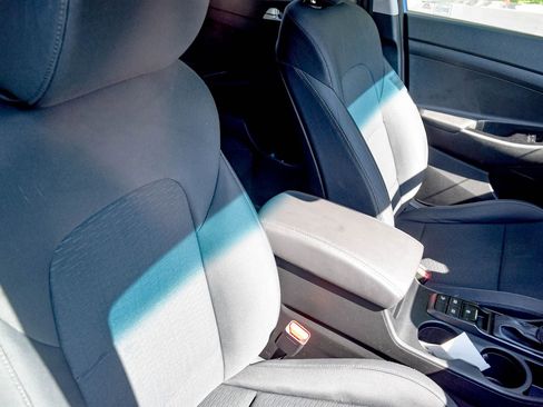 Used 2019 Hyundai Tucson SE AWD/4WD image 10