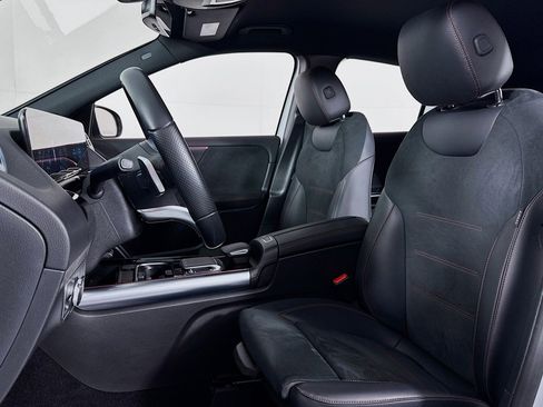 Certified 2023 Mercedes-Benz GLA 250 image 17