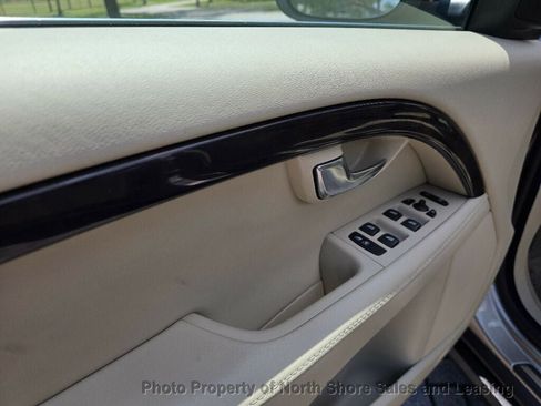 Used 2015 Volvo XC70 T5 Premier w/ Proximity Package FWD image 23