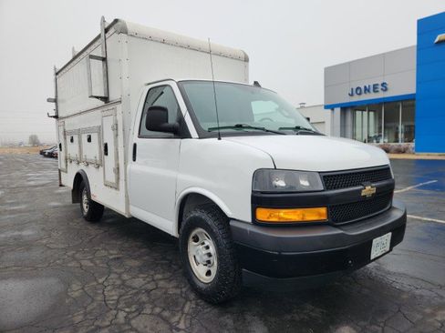 Used 2018 Chevrolet Express 3500 w/ Power Convenience Package image 7