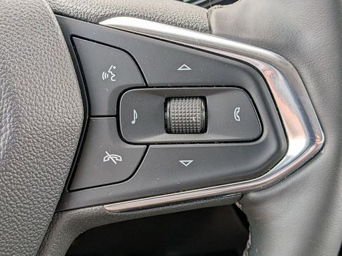 Used 2025 Chevrolet Trax LT w/ LT Convenience Package FWD image 20