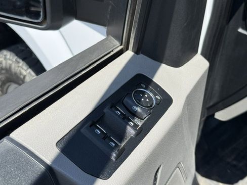 Used 2021 Ford F150 XLT RWD image 12