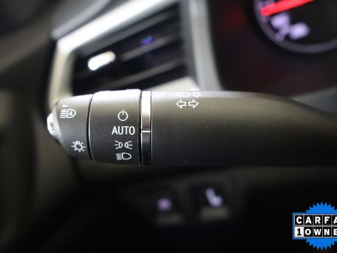 Used 2023 GMC Acadia SLE w/ Driver Convenience Package image 28