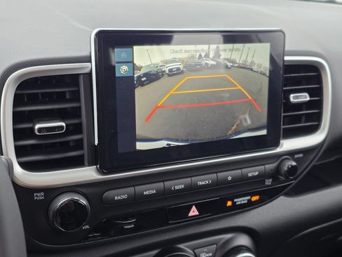 Used 2026 Hyundai Venue SEL FWD image 20