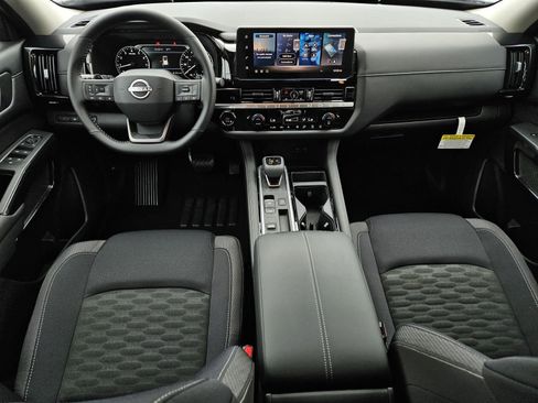 New 2026 Nissan Pathfinder SV image 13