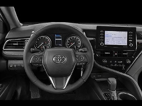 Used 2021 Toyota Camry SE w/ Cold Weather Package FWD image 18