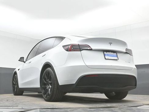 Used 2022 Tesla Model Y Long Range AWD/4WD image 42