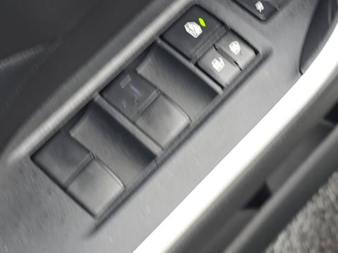 Used 2020 Toyota RAV4 LE image 25