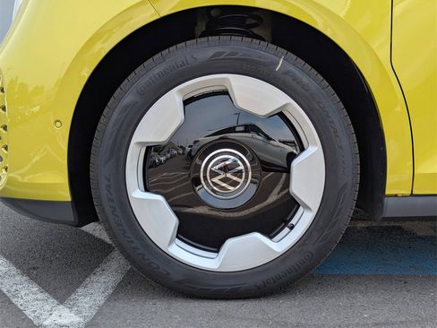 New 2025 Volkswagen ID. Buzz Pro S Plus image 43