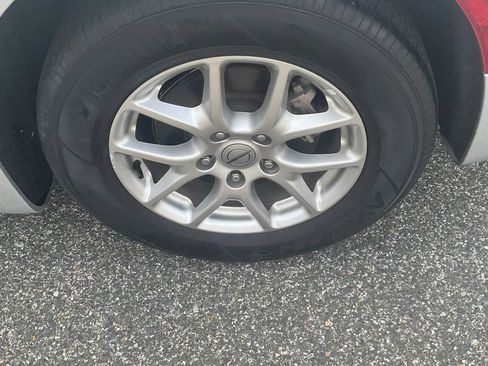 Used 2024 Chrysler Pacifica Touring-L FWD image 10