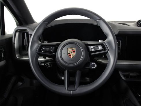 Used 2025 Porsche Cayenne E-Hybrid Coupe image 12