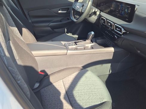 New 2026 Nissan Sentra SV w/ Floor Mat Package FWD image 6