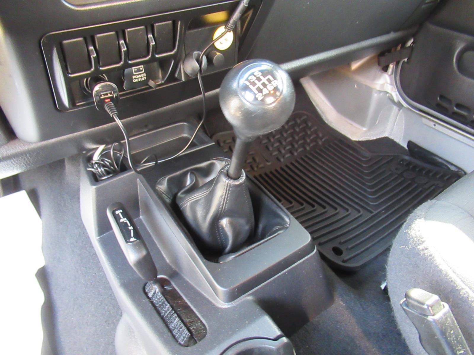 Used 2006 Jeep Wrangler Sport w/ 30" Tire & Wheel Group AWD/4WD image 25