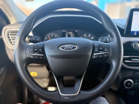 Used 2022 Ford Escape SE image 21