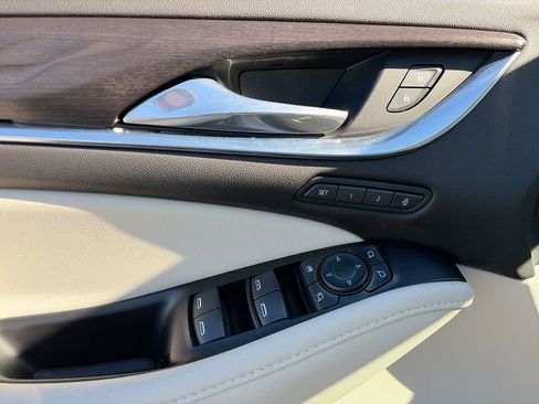 Used 2023 Buick Enclave Avenir w/ Avenir Technology Package image 25