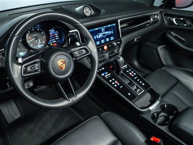 Used 2026 Porsche Macan AWD/4WD image 4