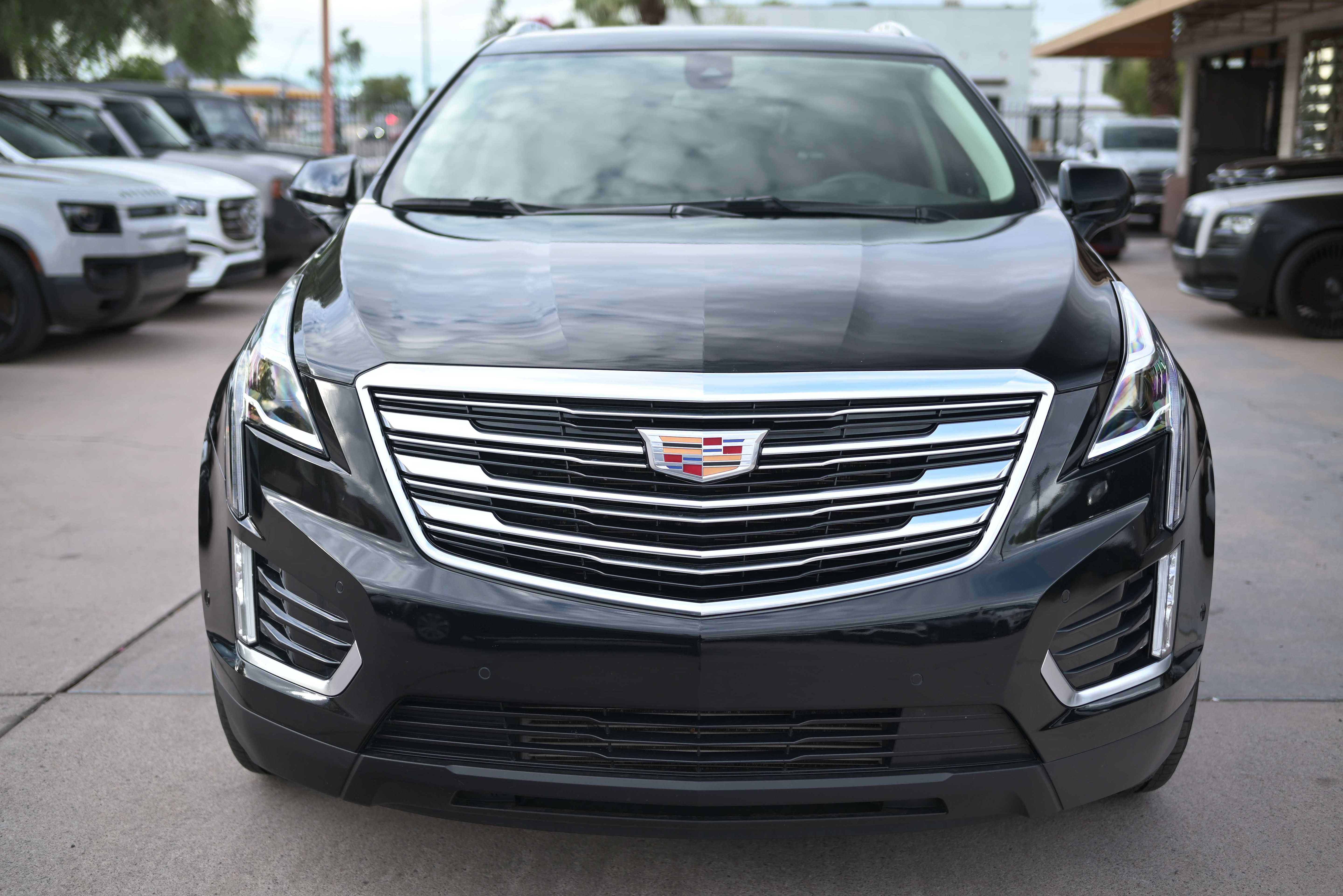 Used 2018 Cadillac XT5 Premium Luxury w/ Driver Assist Package FWD image 3