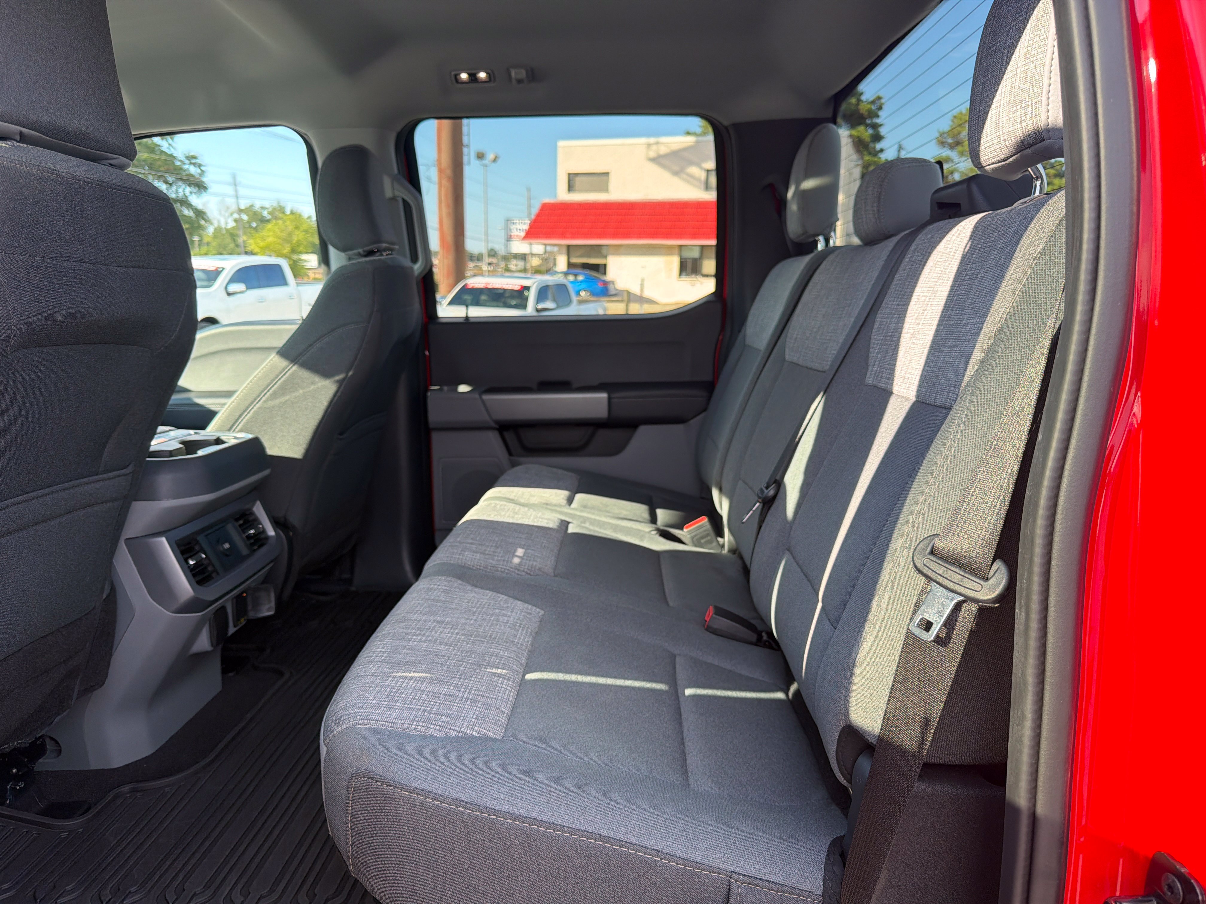 Used 2024 Ford F350 XLT AWD/4WD image 11