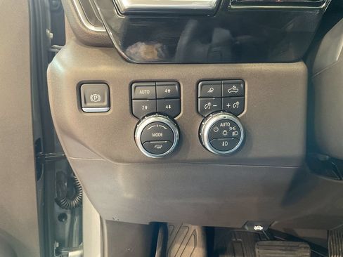 Used 2025 GMC Sierra 1500 SLT w/ SLT Premium Plus Package AWD/4WD image 18