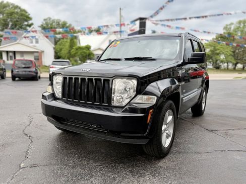 Used 2012 Jeep Liberty Sport AWD/4WD image 4
