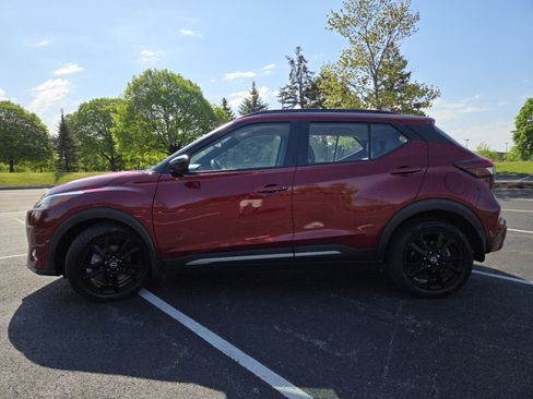 Used 2023 Nissan Kicks SR w/ SR Premium Package FWD image 16