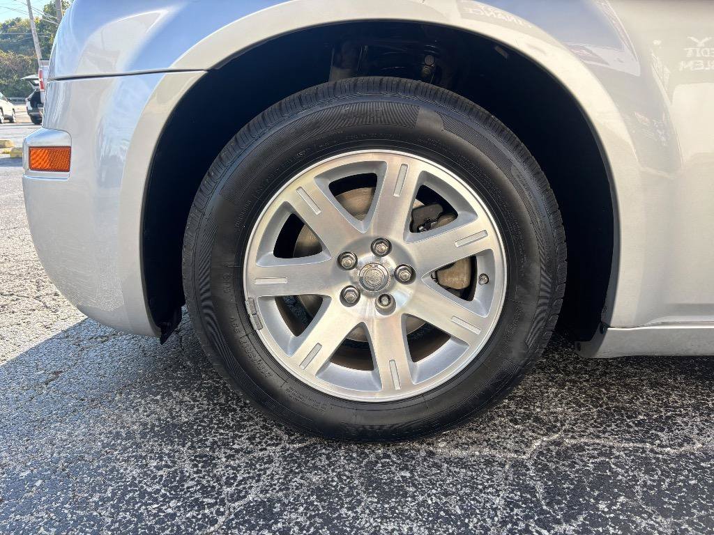 Used 2006 Chrysler 300 RWD image 10