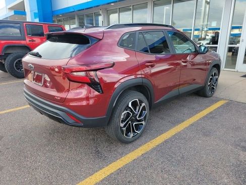 Certified 2024 Chevrolet Trax RS image 5