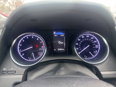 Used 2019 Toyota Camry LE image 11