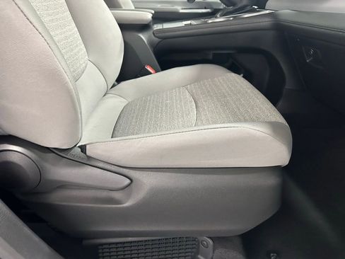 Used 2025 Toyota Sienna LE image 62