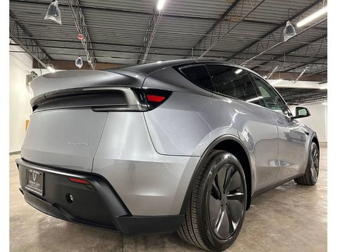 Used 2026 Tesla Model Y Long Range image 15