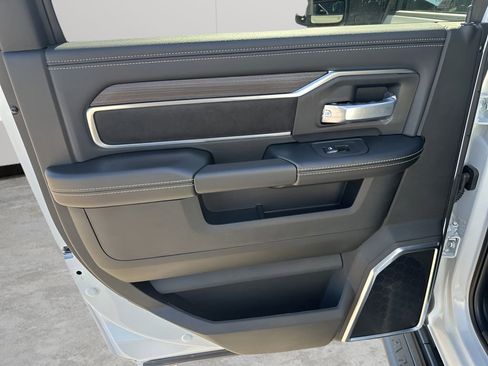 New 2026 RAM 2500 Laramie w/ Night Edition AWD/4WD image 20