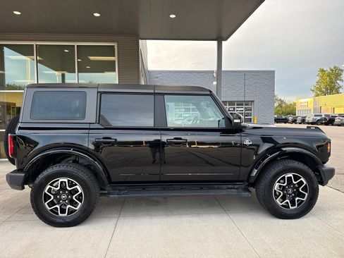 Used 2022 Ford Bronco Outer Banks AWD/4WD image 9