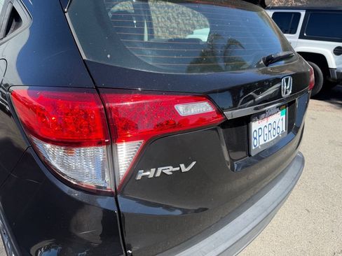 Used 2019 Honda HR-V LX image 12