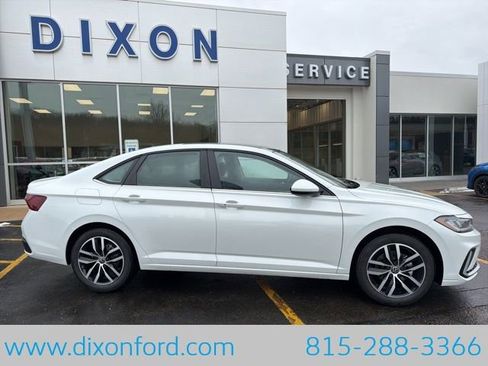 New 2026 Volkswagen Jetta SE FWD image 8