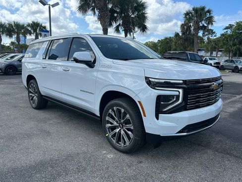 New 2026 Chevrolet Suburban High Country AWD/4WD image 9