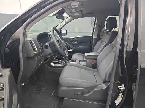 Used 2025 Nissan Frontier SV RWD image 23