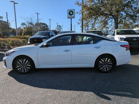 Used 2025 Nissan Altima 2.5 SV image 7