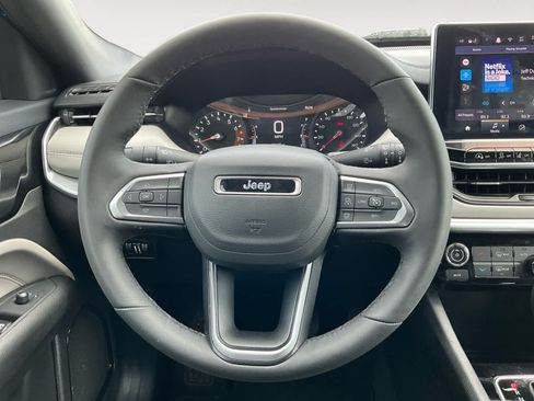 Used 2025 Jeep Compass Limited AWD/4WD image 12