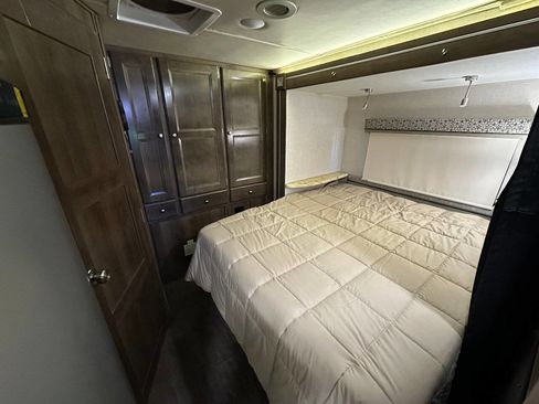 Used 2017 Mercedes-Benz Sprinter 3500 image 6