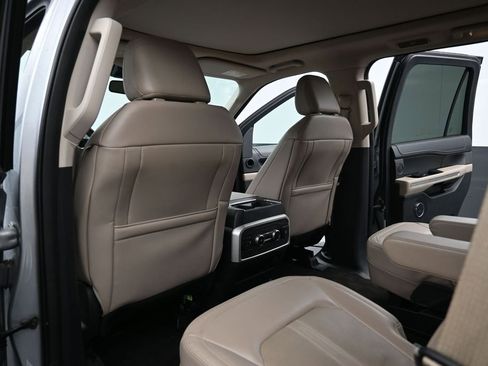 Used 2023 Ford Expedition Limited RWD image 14