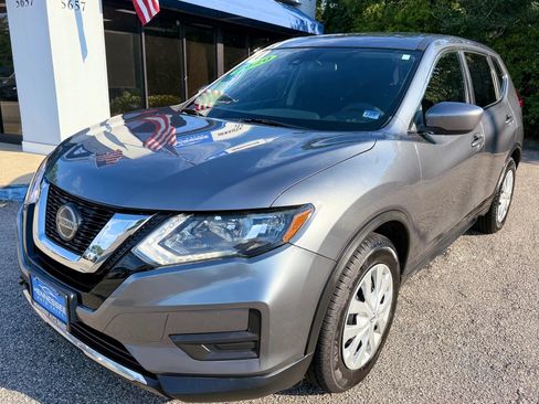Used 2020 Nissan Rogue S FWD image 25