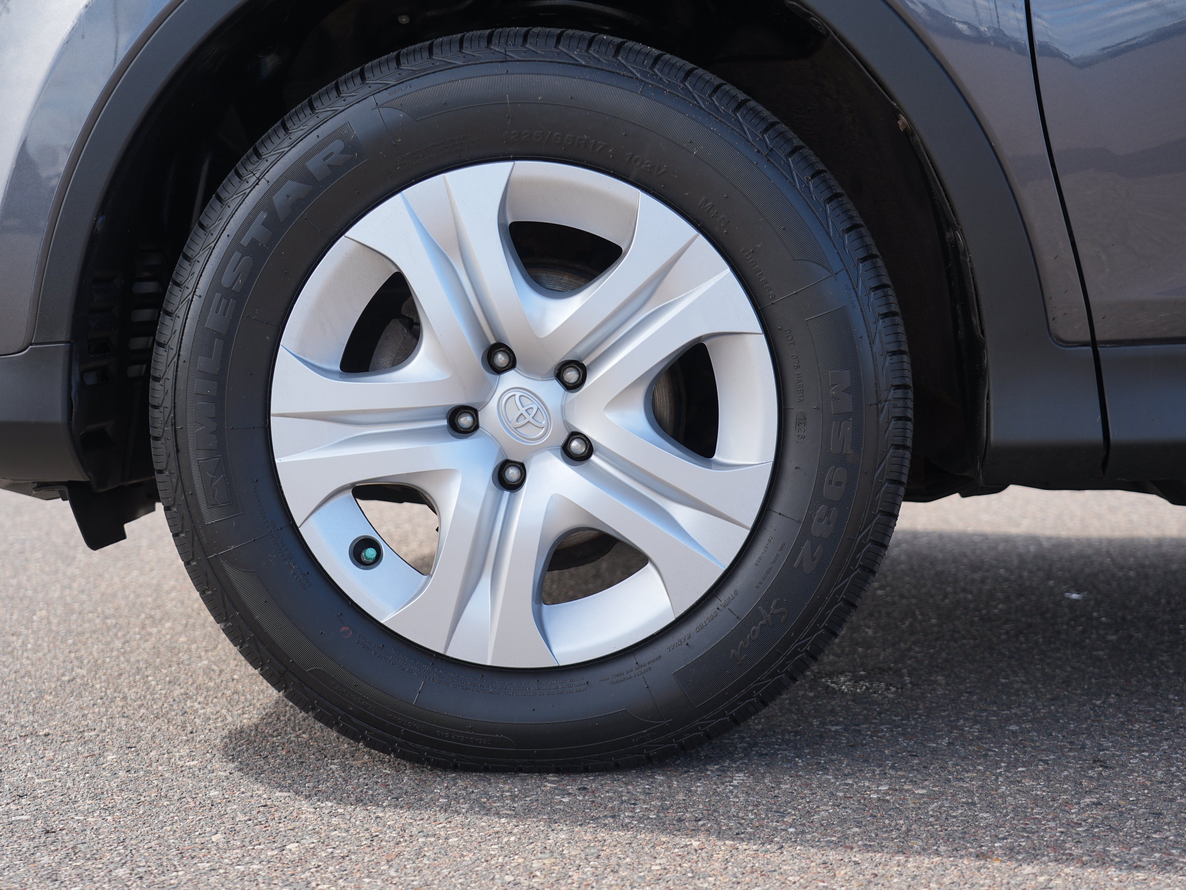 Used 2015 Toyota RAV4 LE AWD/4WD image 11