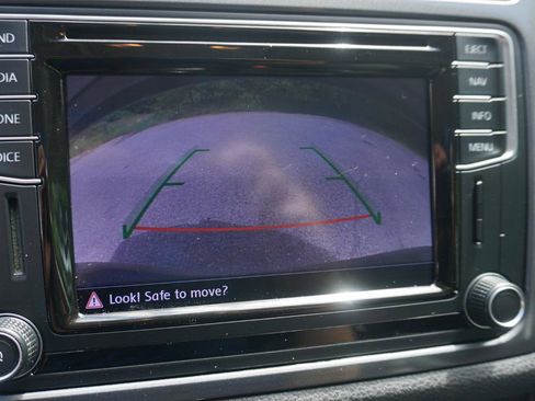 Used 2016 Volkswagen Tiguan SE AWD/4WD image 16